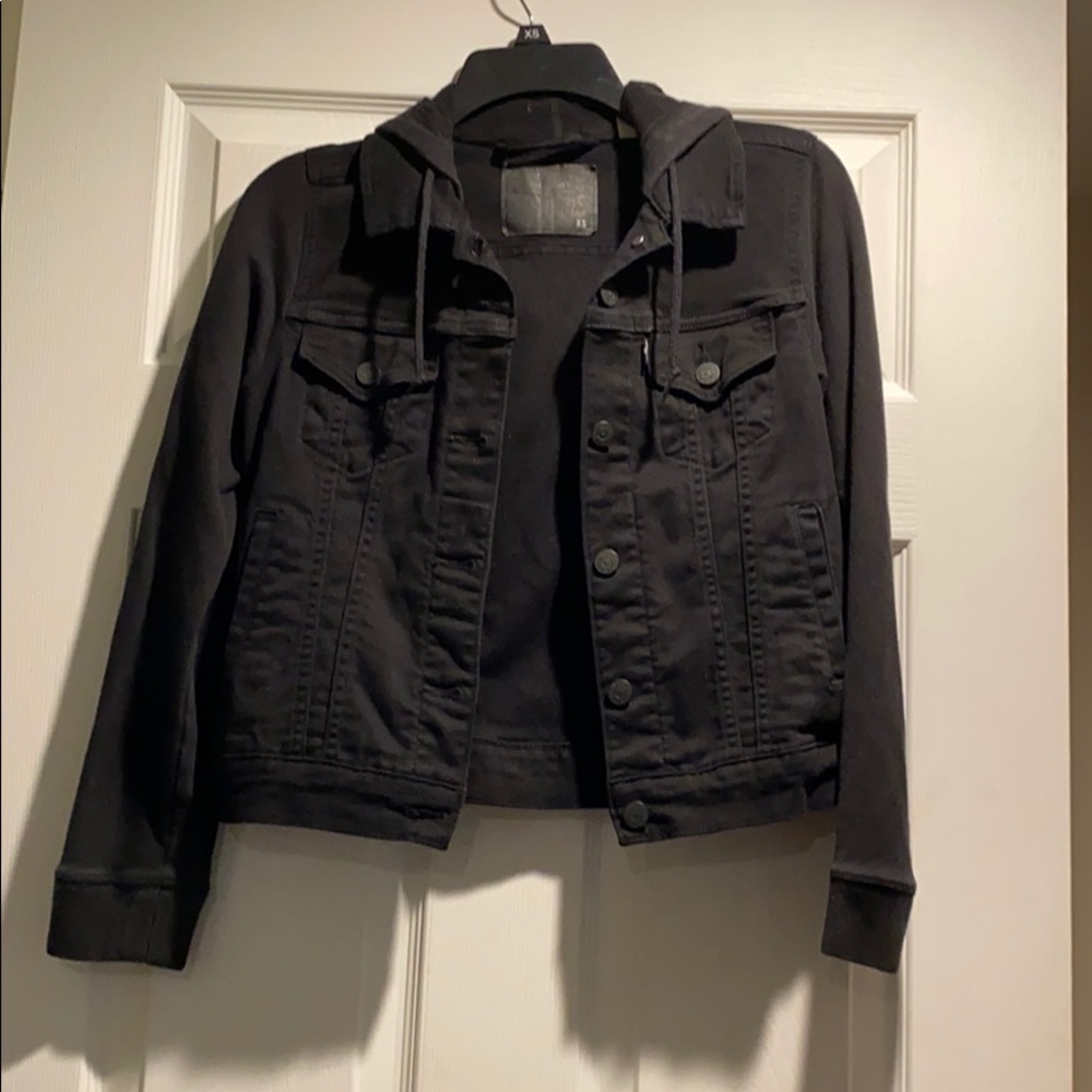 Levi’s Hooded Black Jean Jacket for Women